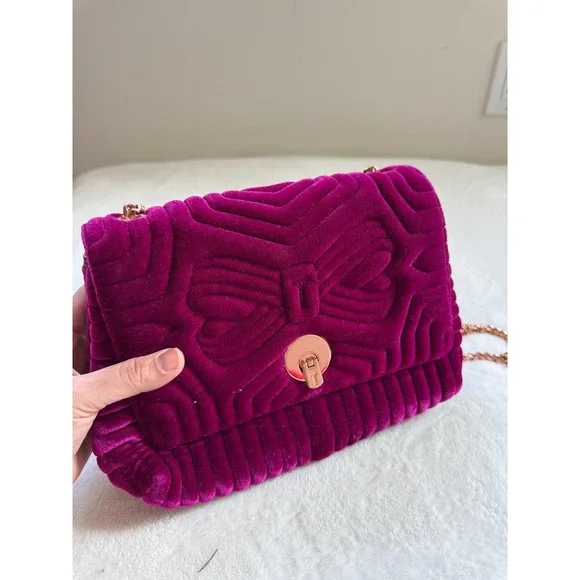 Ted Baker velvet chain-link crossbody bag - Picture 2 of 6